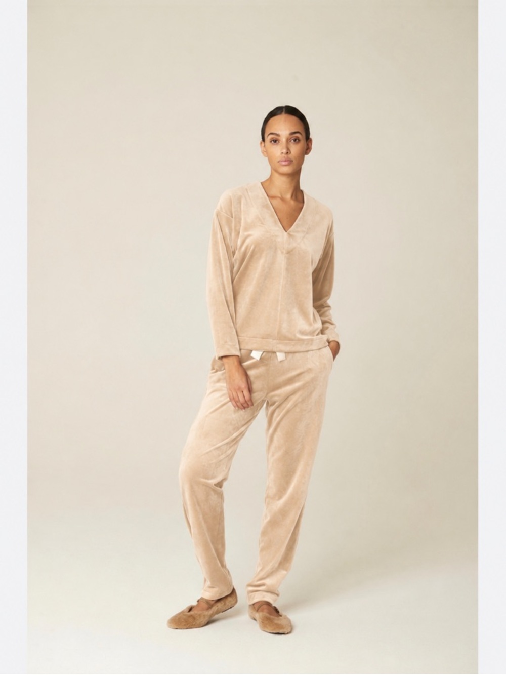 Pluto Naemi Loungewear Pajama Velvet Velour Jogger Set Blush Pink size Medium - Picture 1 of 9